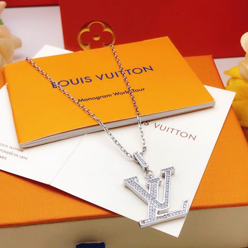 LV Necklace 05yxs110